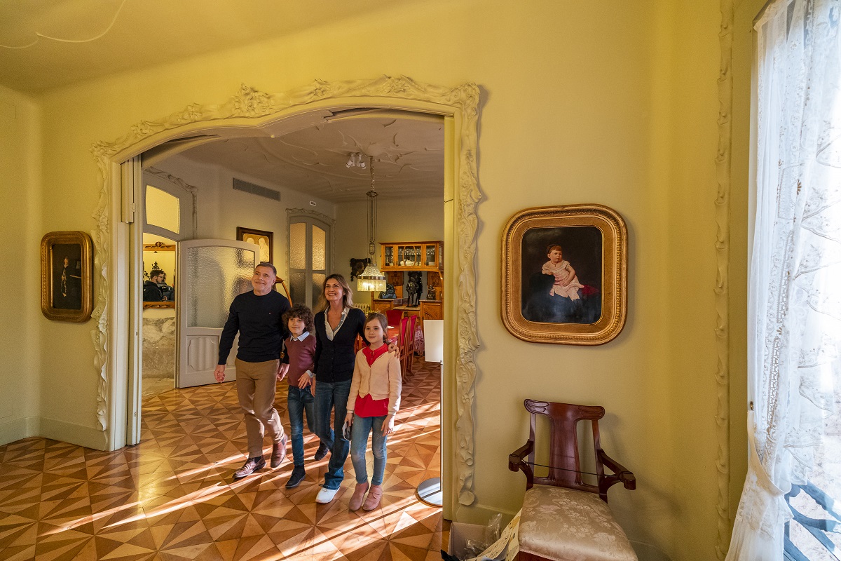 visita pedrera dia piso epoca salón